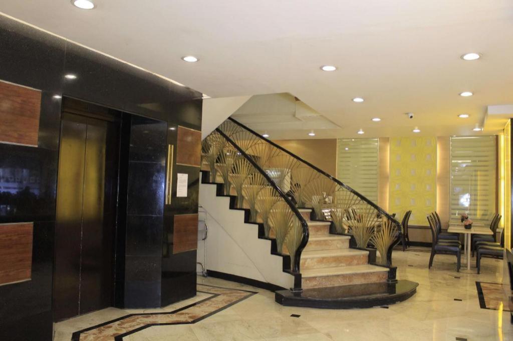 Palm Hotel Manila Exterior photo